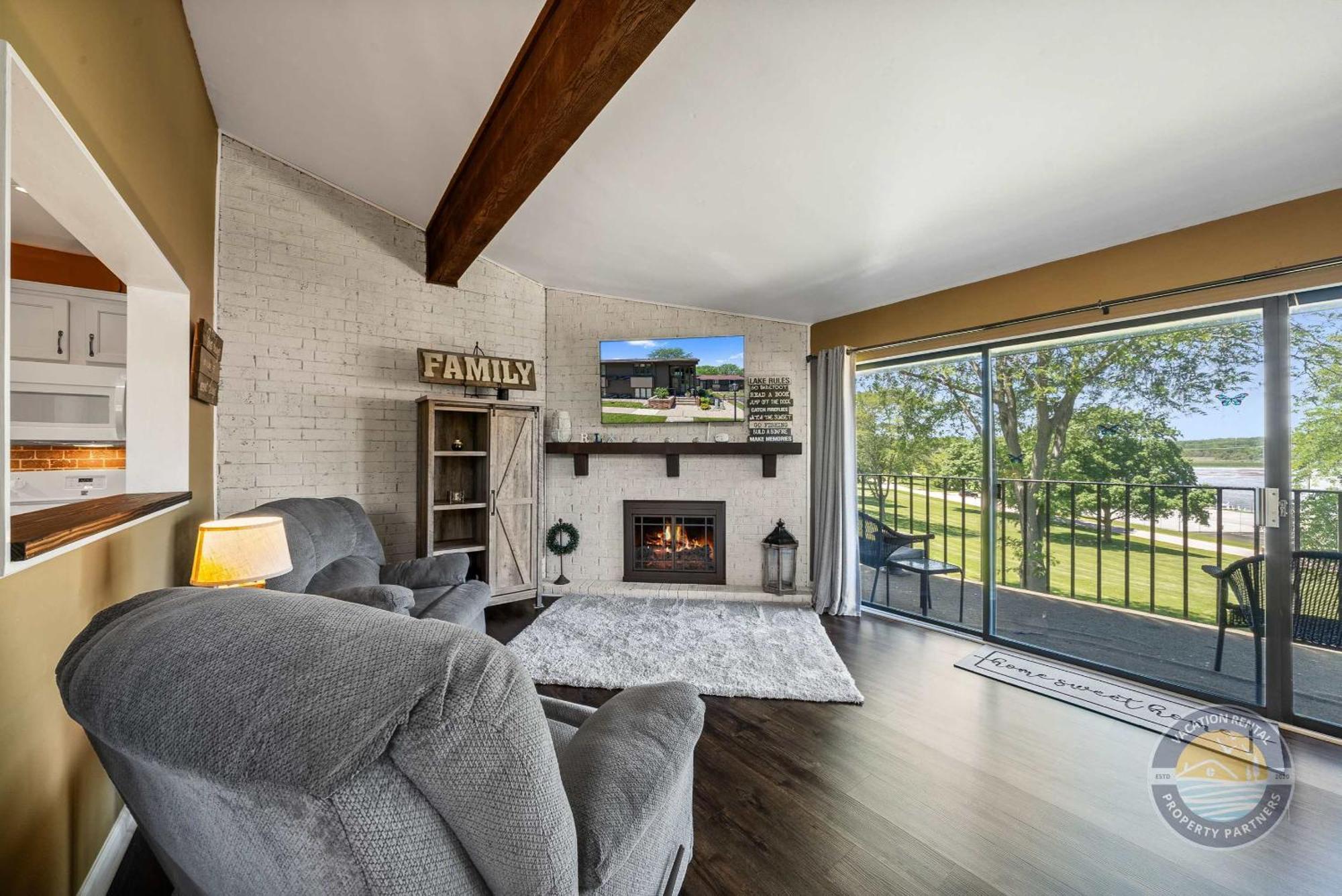 New Lake Como Condo With Lake Views Lake Geneva Exterior photo